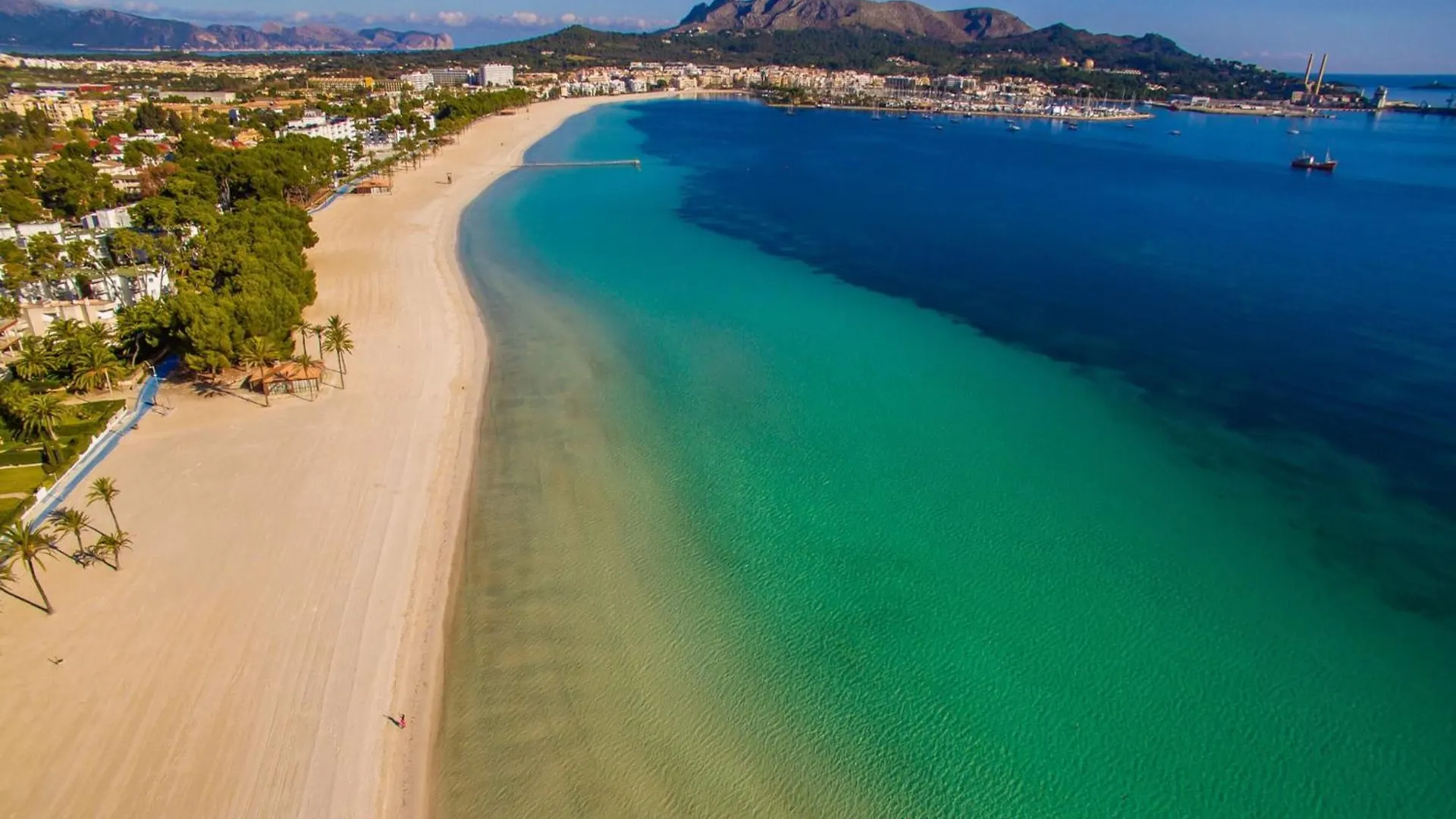 Holiday Home In Playa De Muro プラヤ・デ・ムロ